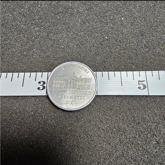 The White House Token President's Residence Washington DC Commemorative Token - Picture 7 of 7